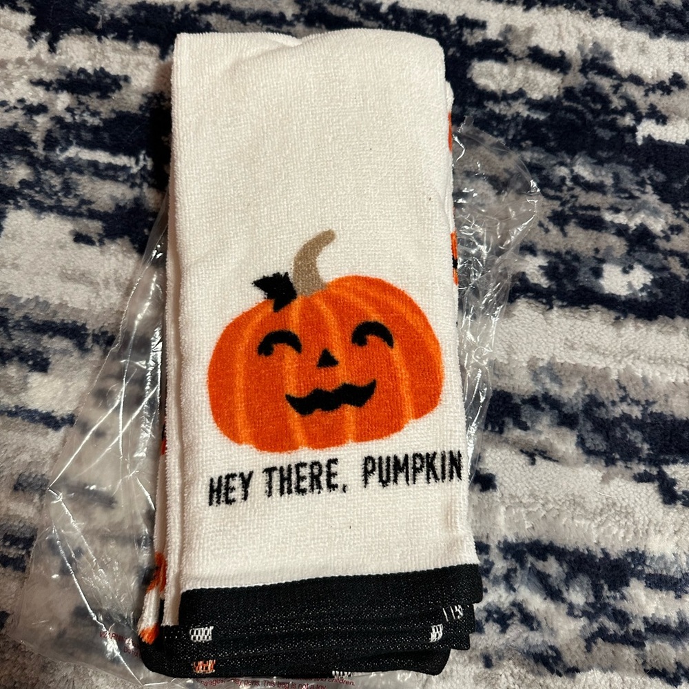 2pk Halloween 'Hey There, Pumpkin' Jack-O-Lantern Hand Towel White - Hyde & eek